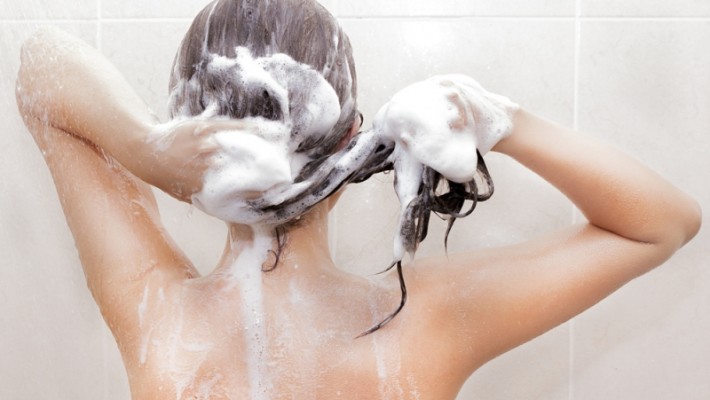 Sağlıklı ve estetik olarak güzel saçlara sahip olabilmek için…… Saçınızı nasıl temizlemelisiniz? Top 7 öneri