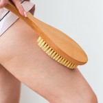 Kuru Fırçalama Nedir? Selülite İyi Gelir mi? Dermatologdan Bilimsel Değerlendirme